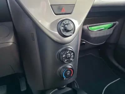 Sell Toyota iQ 2009 - 7290 EUR, 229000 km - AUTO.MOTO.pt