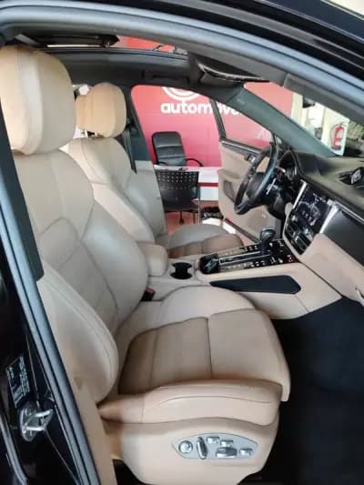 Vendo Porsche Macan 2024 - 88600 EUR, 20700 km - AUTO.MOTO.pt