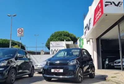 Vendo Smart Fortwo Cabrio 2021 - 13990 EUR, 59000 km - AUTO.MOTO.pt