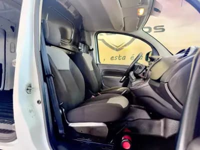 Vendo Renault Kangoo 2019 - 11500 EUR, 161094 km - AUTO.MOTO.pt