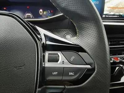 Sell Peugeot e-208 2020 - 17900 EUR, 72078 km - AUTO.MOTO.pt