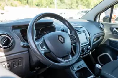 Vendo Renault Captur 2019 - 12500 EUR, 181000 km - AUTO.MOTO.pt