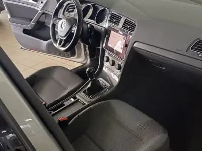 Vendo Volkswagen Golf 2017 - 17390 EUR, 126004 km - AUTO.MOTO.pt