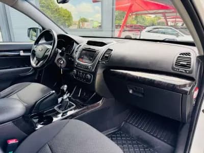 Vendo Kia Sorento 2015 - 18900 EUR, 199000 km - AUTO.MOTO.pt