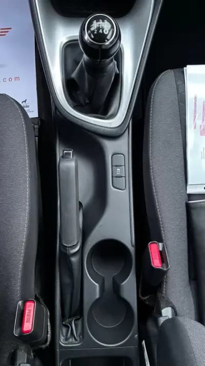 Sell Toyota Yaris 2021 - 16750 EUR, 82718 km - AUTO.MOTO.pt