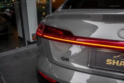Vendo Audi Q8 e-Tron Sportback 2023 - 52900 EUR, 34353 km - AUTO.MOTO.pt