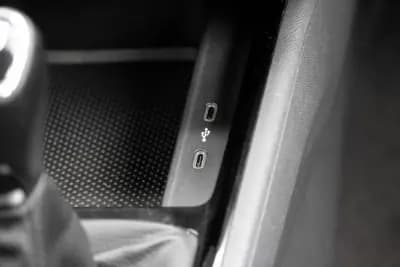 Vendo Skoda Kamiq 2023 - 17900 EUR, 77340 km - AUTO.MOTO.pt