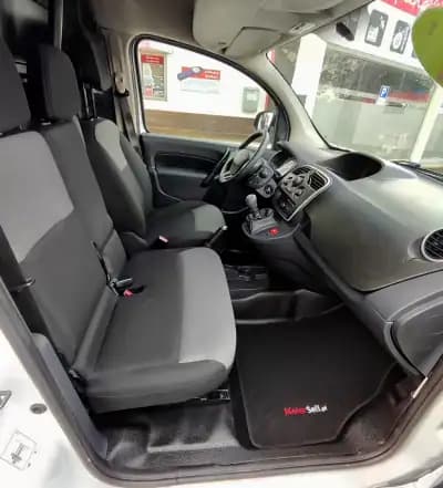 Sell Renault Kangoo 2020 - 14400 EUR, 106000 km - AUTO.MOTO.pt