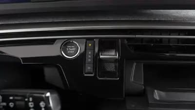 Vendo Peugeot 5008 2025 - 33900 EUR, 25000 km - AUTO.MOTO.pt