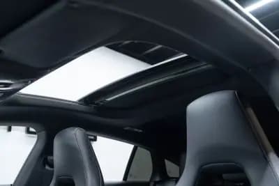 Vendo Mercedes-Benz CLA 180 2022 - 34950 EUR, 67000 km - AUTO.MOTO.pt