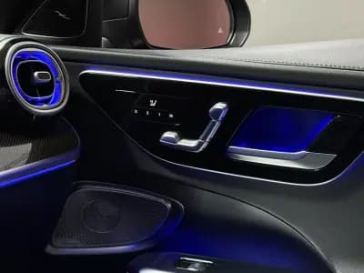 Vendo Mercedes-Benz C 300e 2024 - 55990 EUR, 27748 km - AUTO.MOTO.pt