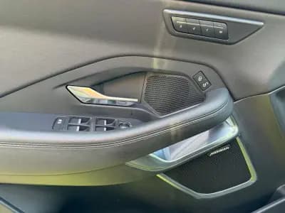 Vendo Jaguar E-Pace 2019 - 28500 EUR, 98000 km - AUTO.MOTO.pt