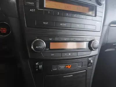 Sell Toyota Avensis SW 2009 - 9950 EUR, 243525 km - AUTO.MOTO.pt