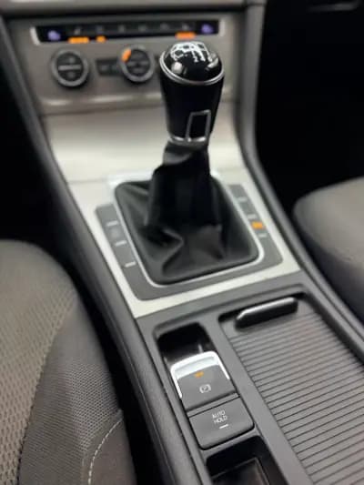 Sell Volkswagen Golf 2014 - 16750 EUR, 165000 km - AUTO.MOTO.pt