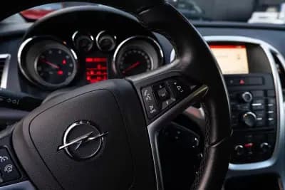 Sell Opel Astra Sports Tourer 2015 - 7999 EUR, 278000 km - AUTO.MOTO.pt