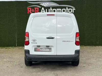 Sell Toyota Proace 2022 - 14400 EUR, 158000 km - AUTO.MOTO.pt