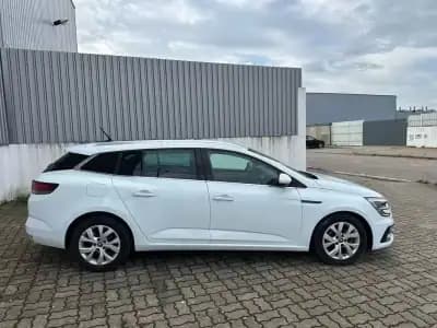 Sell Renault Mégane Sport Tourer 2022 - 17990 EUR, 142667 km - AUTO.MOTO.pt