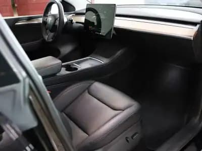 Vendo Tesla Model Y 2022 - 41900 EUR, 27000 km - AUTO.MOTO.pt