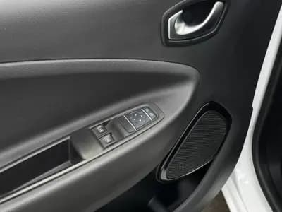 Sell Renault Zoe 2020 - 14900 EUR, 45065 km - AUTO.MOTO.pt