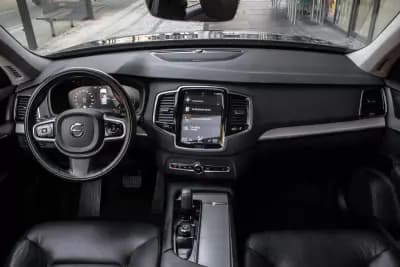 Vendo Volvo XC 90 2021 - 48990 EUR, 93199 km - AUTO.MOTO.pt