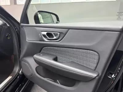 Vendo Volvo V60 2023 - 38500 EUR, 60000 km - AUTO.MOTO.pt