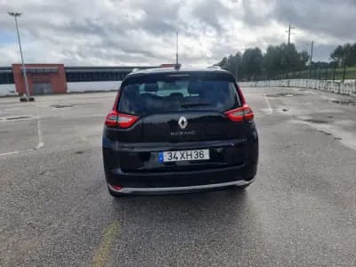 Sell Renault Grand Scénic 2019 - 10900 EUR, 265000 km - AUTO.MOTO.pt