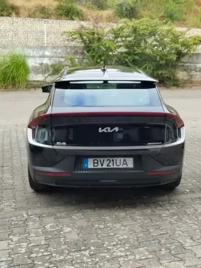 Vendo Kia EV6 2024 - 39490 EUR, 22680 km - AUTO.MOTO.pt