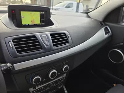 Vendo Renault Mégane Coupe 2011 - 8990 EUR, 234000 km - AUTO.MOTO.pt