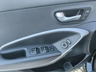 Vendo Hyundai Santa Fe 2016 - 21950 EUR, 149998 km - AUTO.MOTO.pt