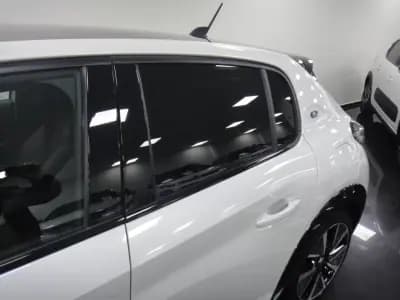 Sell Peugeot e-208 2021 - 18500 EUR, 46000 km - AUTO.MOTO.pt