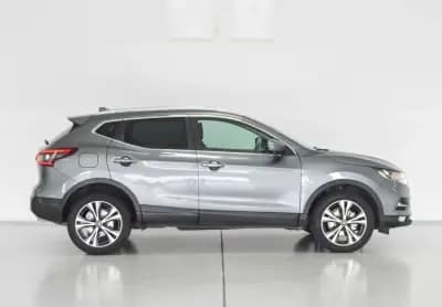 Sell Nissan Qashqai 2018 - 19450 EUR, 106000 km - AUTO.MOTO.pt