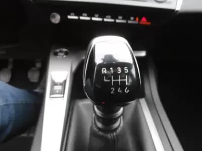 Vendo Peugeot 308 2022 - 22000 EUR, 118452 km - AUTO.MOTO.pt