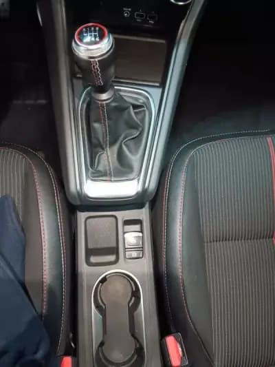 Vendo Renault Captur 2022 - 16950 EUR, 77000 km - AUTO.MOTO.pt