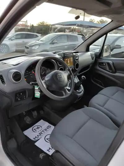 Vendo Citroën Berlingo 2016 - 11900 EUR, 210000 km - AUTO.MOTO.pt