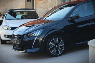 Sell Peugeot e-208 2020 - 17450 EUR, 60000 km - AUTO.MOTO.pt