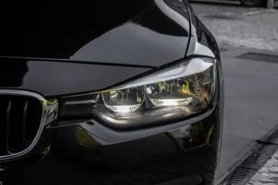 Vendo BMW 318 2015 - 16900 EUR, 246569 km - AUTO.MOTO.pt