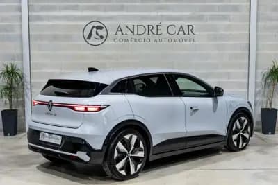 Vendo Renault Mégane E-Tech 2023 - 24450 EUR, 60913 km - AUTO.MOTO.pt