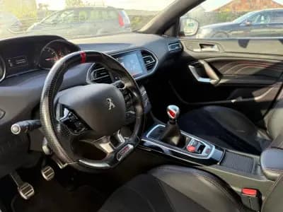 Sell Peugeot 308 2015 - 19500 EUR, 120000 km - AUTO.MOTO.pt