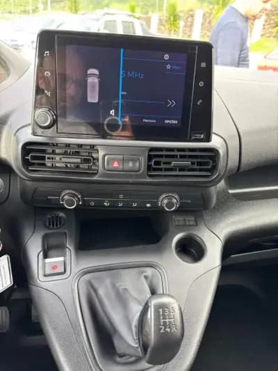 Vendo Peugeot Partner 2020 - 17990 EUR, 116800 km - AUTO.MOTO.pt