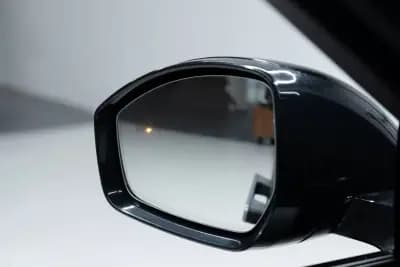 Vendo Land Rover Range Rover Velar 2025 - 55950 EUR, 51000 km - AUTO.MOTO.pt