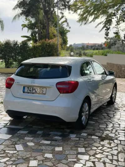 Vendo Mercedes-Benz A 180 2015 - 15900 EUR, 195815 km - AUTO.MOTO.pt