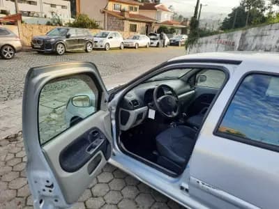 Vendo Renault Clio 2003 - 1750 EUR, 246123 km - AUTO.MOTO.pt