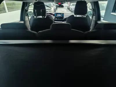 Vendo Peugeot 5008 2021 - 19900 EUR, 128209 km - AUTO.MOTO.pt