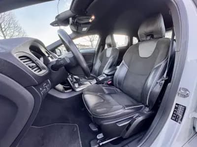 Vendo Volvo V40 2017 - 17990 EUR, 115000 km - AUTO.MOTO.pt