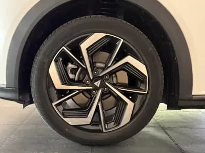 Sell 2025 - 40900 EUR, 4055 km - AUTO.MOTO.pt