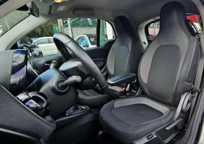 Vendo Smart Fortwo Cabrio 2021 - 12999 EUR, 30000 km - AUTO.MOTO.pt