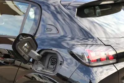 Sell Peugeot e-208 2020 - 13990 EUR, 144000 km - AUTO.MOTO.pt