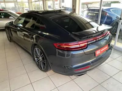 Sell Porsche Panamera 2018 - 60500 EUR, 104962 km - AUTO.MOTO.pt