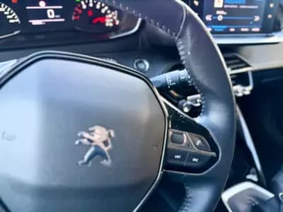 Sell Peugeot 2008 2021 - 18950 EUR, 63000 km - AUTO.MOTO.pt