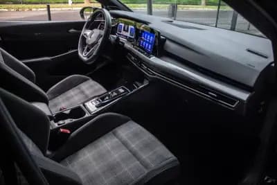 Vendo Volkswagen Golf 2022 - 34990 EUR, 72017 km - AUTO.MOTO.pt